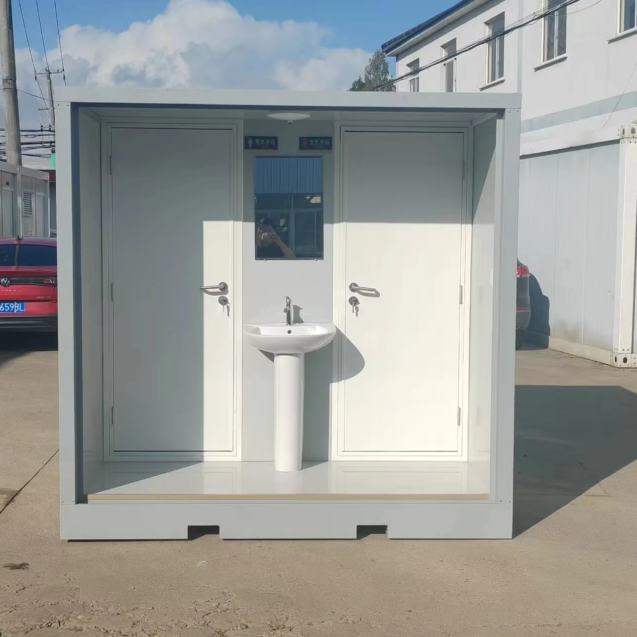 

Best Sale Luxury Mobile Restroom Portable Steel Toilet Shower Room Container House with Sandwich Panel for Park Applications