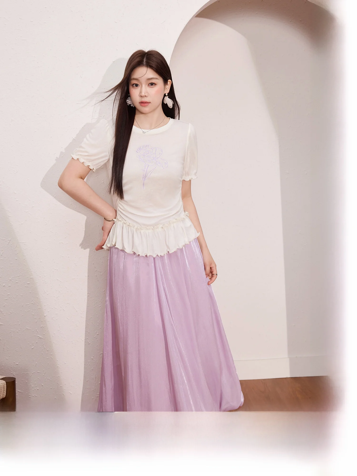 

Van Gogh Collaborative Large Size Women's Faion Set with Embroidered T-irt And Bloom f Skirt for Summer Slimming Effect