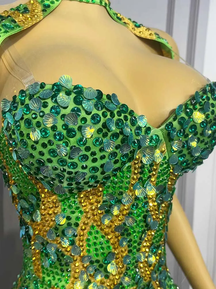 جودة عالية الساخن ختم مثير العميق الخامس الأخضر فستان الرقبة المعلقة 2025 ملابس نسائية عصرية جديدة مخصصة #5