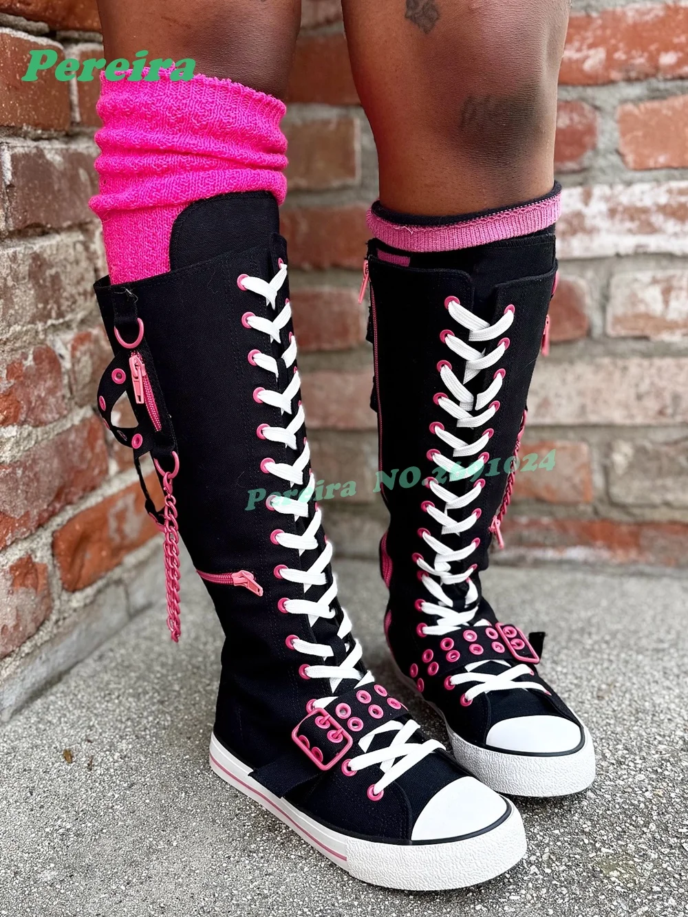 Schwarz-Rosa Kontrast-Canvas-Kniehohe Sneaker-Stiefel mit Schnürung und Ketten-Dekor, Punk-Kampfstiefel mit Runder Spitze, Patchwork Y2K Schuhe, Sexy