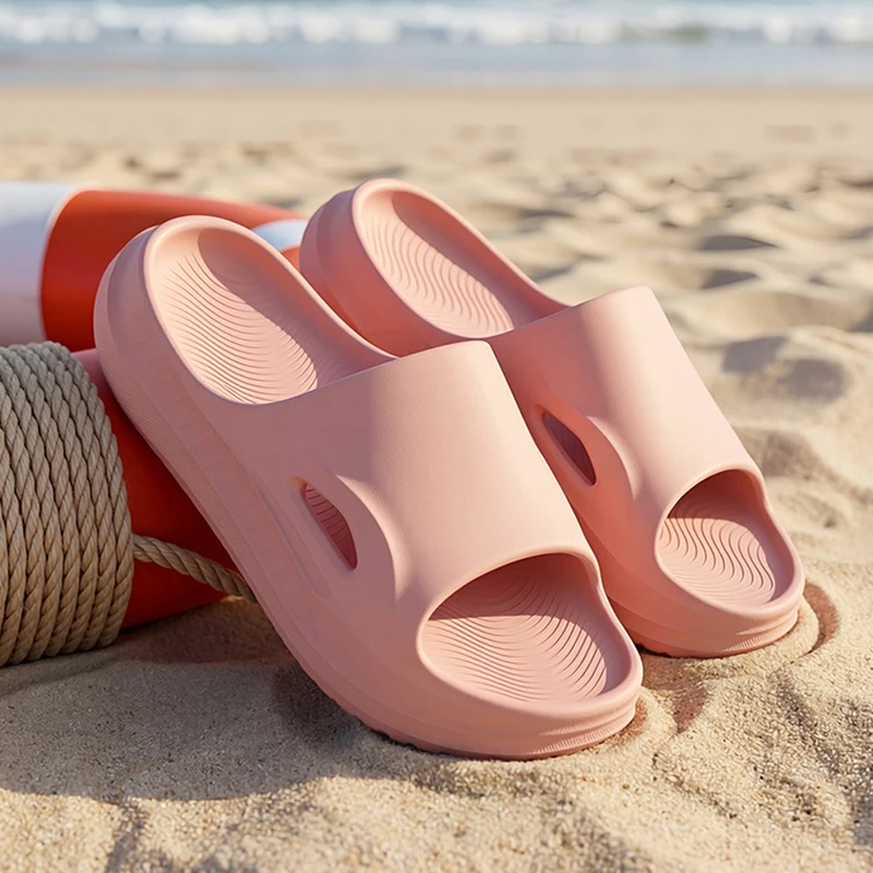 

Женские шлепанцы на массивной платформе из мягкого ЭВА, лето 2026: удобные, нескользящие пляжные сандалии, легкие парные шлепанцы