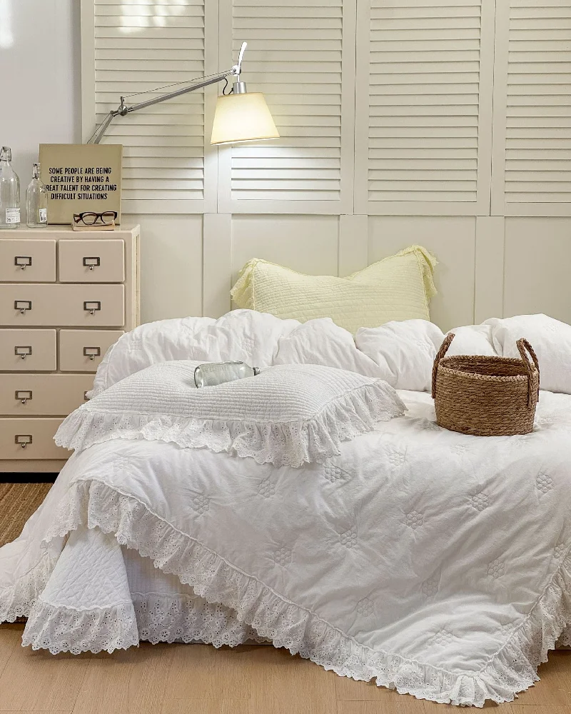 Enzyme Washed Cotton Bedspread 3-Piece Set, French Lace Trim Quilted Embroidered Duvet Cover 1-Piece, Soft Breathable Bedding
