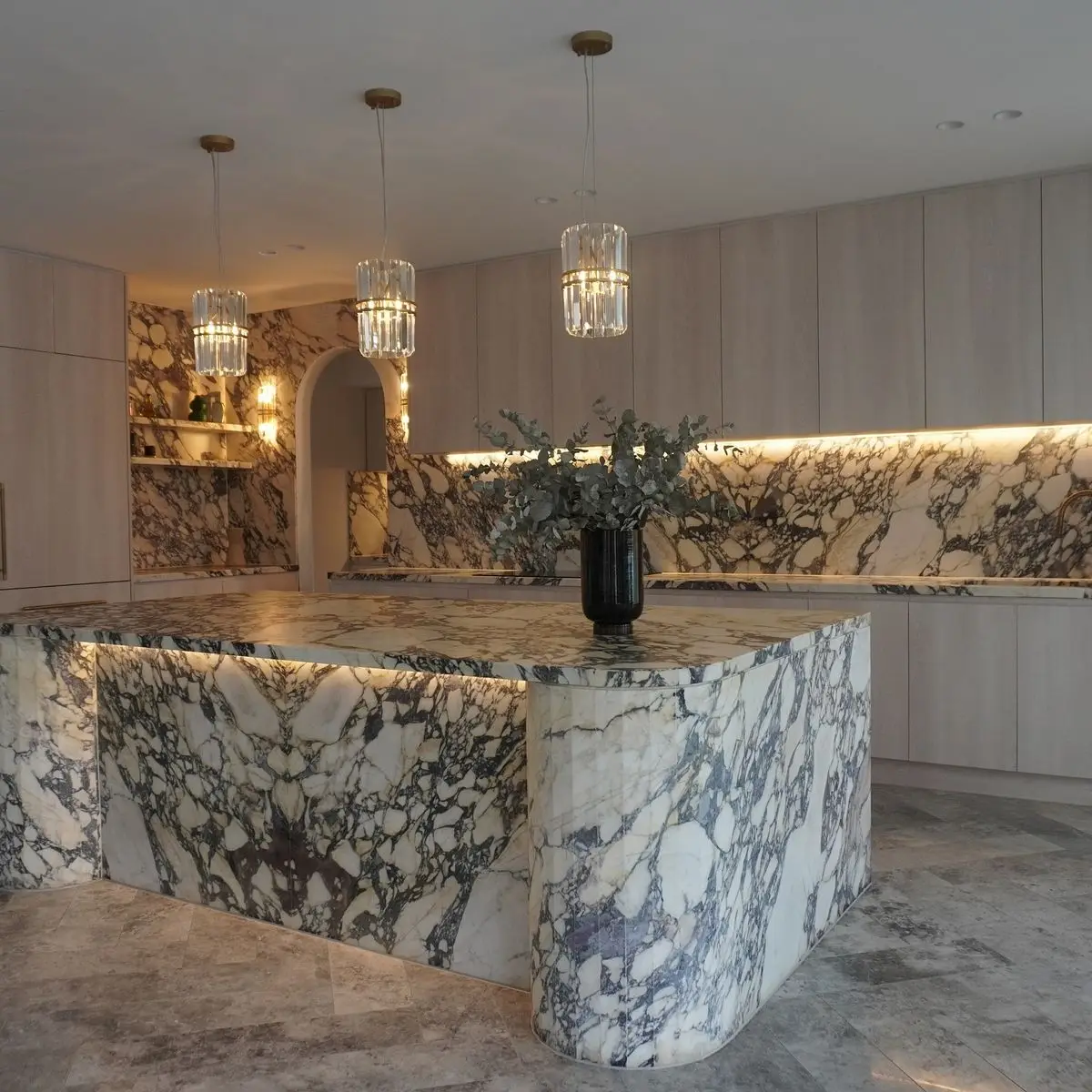 European Style Calacatta Viola Marble Kitchen Island Customizable Marble Cabinets for Hotel and Villa Interior Decoration