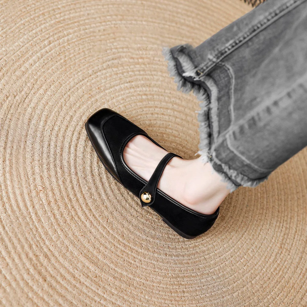 

2025 Summer New Women's soft leather shoes light mouth soft sole simple French retro flat sole shoes for women