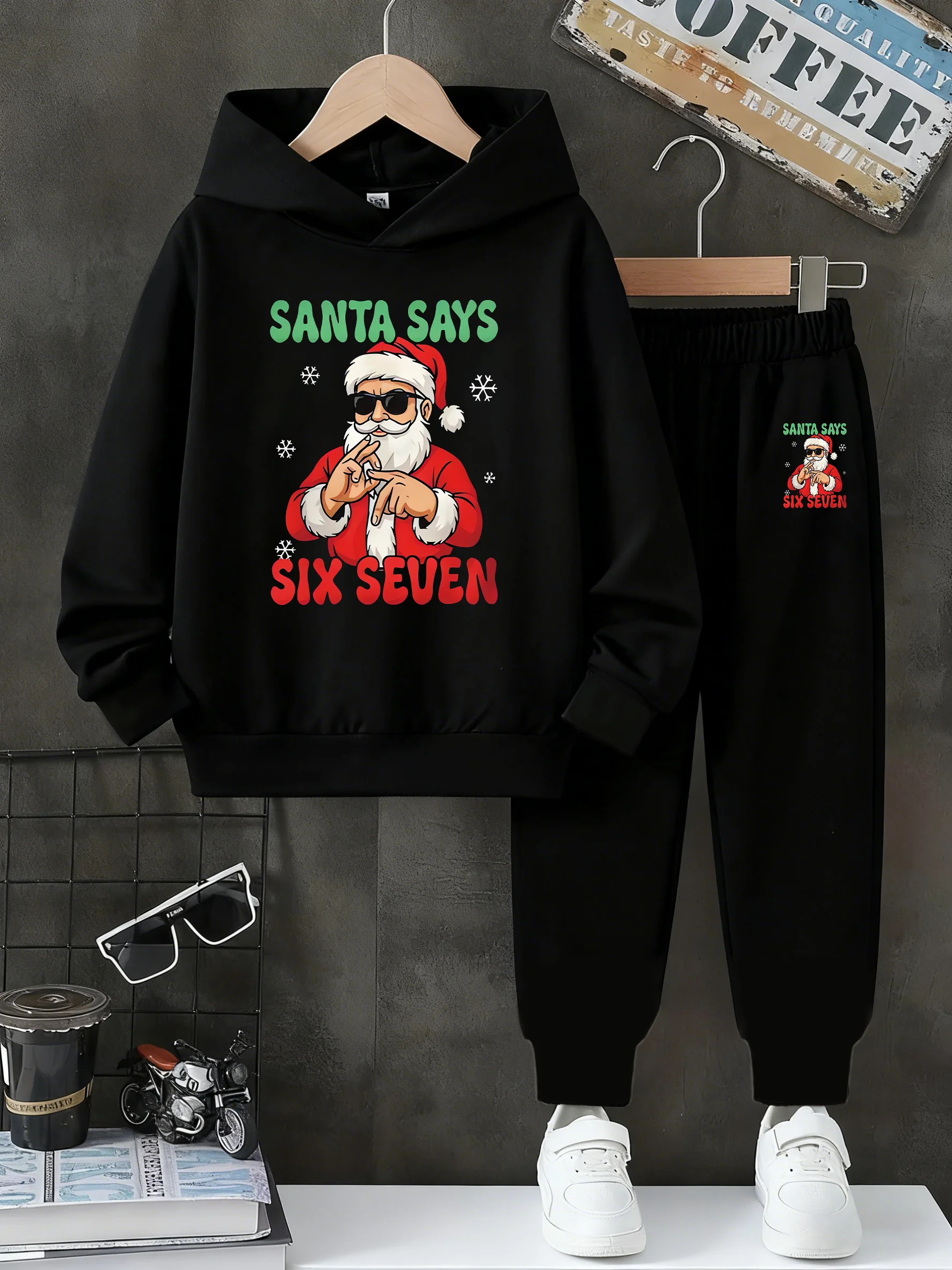 

Boys Autumn Cool Fashion Suit Personality Cartoon Santa Claus Hoodie Hoodie + Feet Sports Pants Children Fashion Two Sets