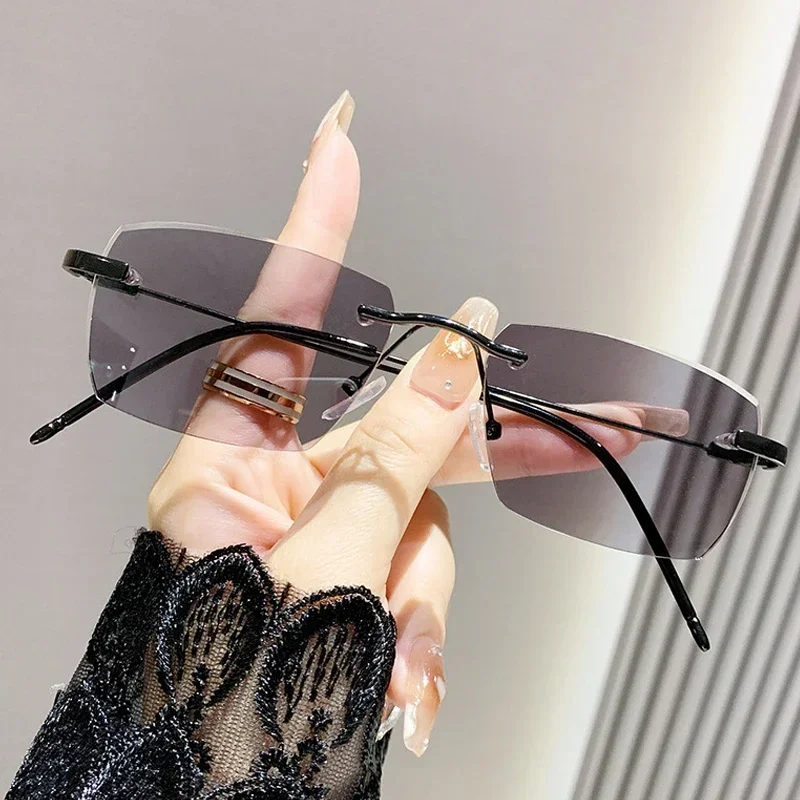 Advanced Photosensitive Color Changing Glasses Anti Blue Light Flat Light Lens Women\'s Frameless High-definition Myopia Glasses