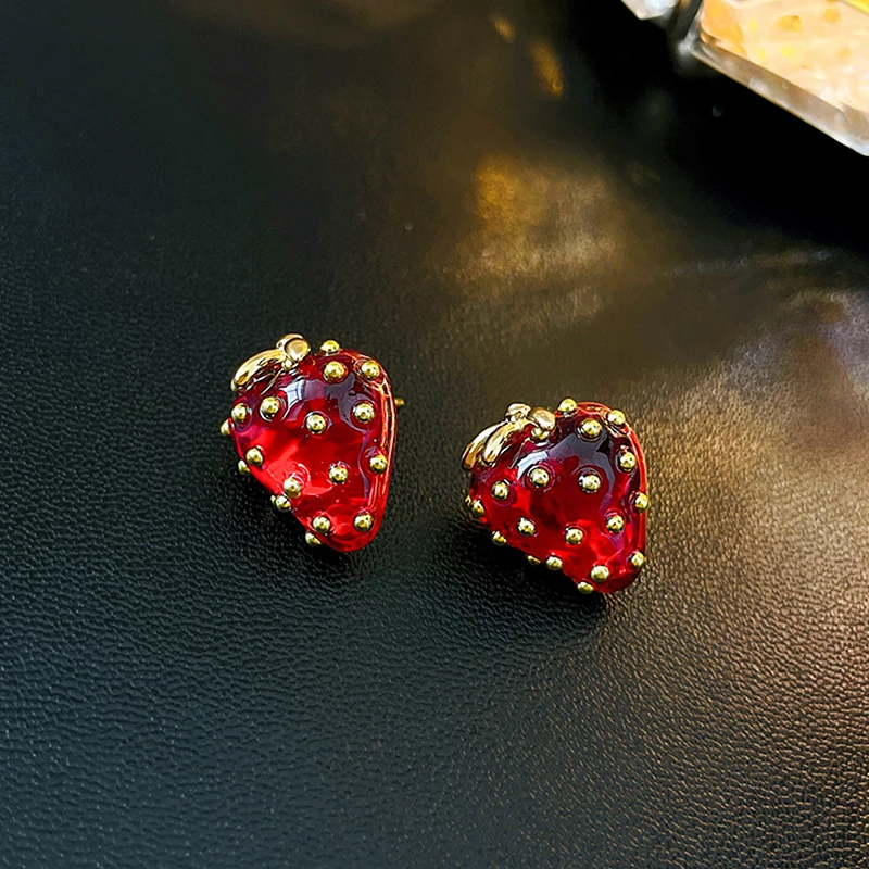 Fashion Personality Three-dimensional Strawberry Women Earrings Sweet 2024 Trend Design Fruit Girls Party Earrings Jewelry