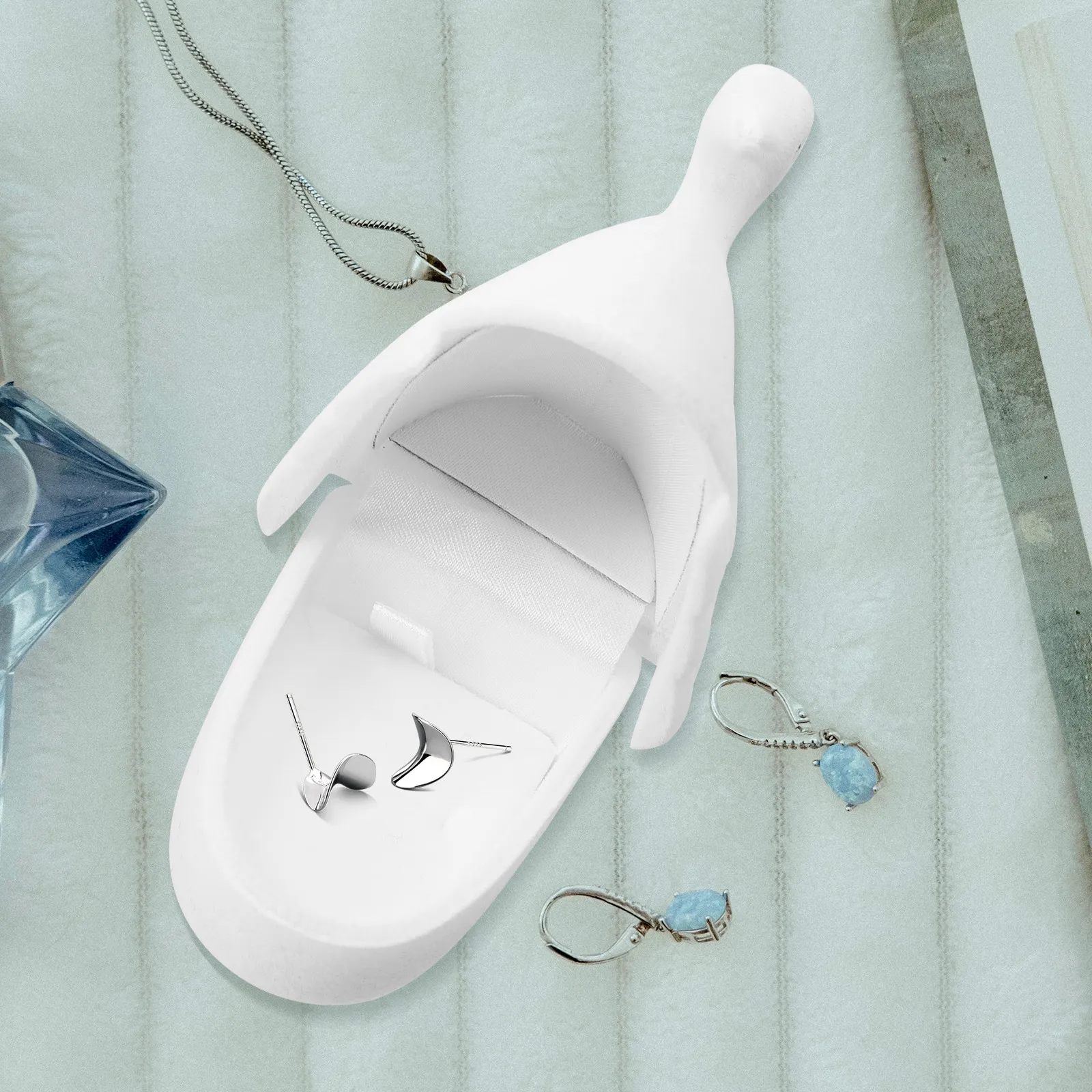 

Small Jewelry Organizer Box Travel Essential Compact Lightweight for Earrings Rings Necklaces Bracelets Pendants Jewelry Storage