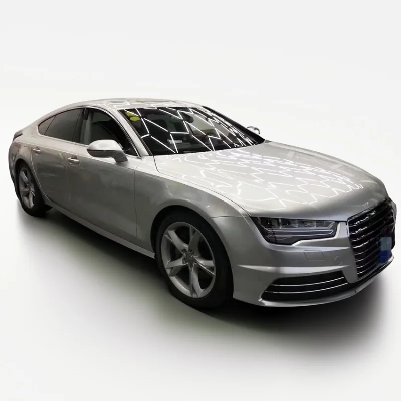 ฟิล์มไวนิลโครเมียมสีดำทองเมทัลลิกเงาพิเศษสำหรับเปลี่ยนสีรถยนต์ พร้อมกาวในตัว ป้องกันฟองอากาศ