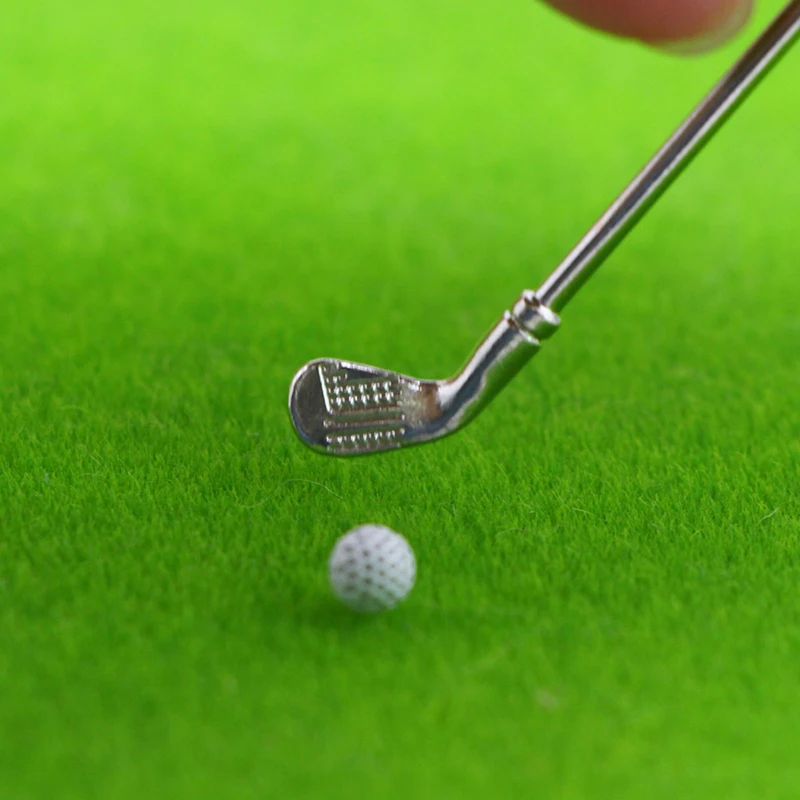 1 set of golf kit, mini toy house decoration, golf club model, toy scene props, DIY accessories