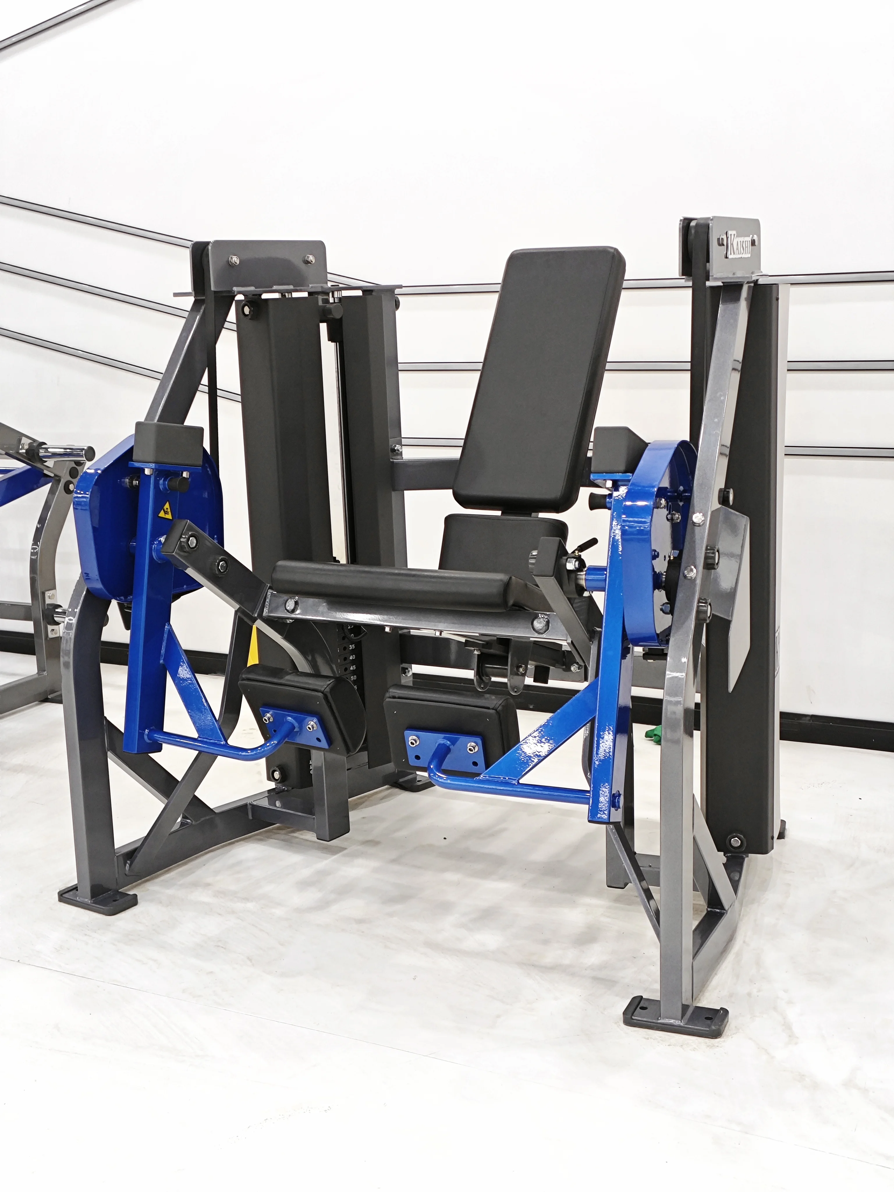 Adjustable Steel Leg Extension Trainer With 75KG Weight Stack Durable & Safe For Commercial Use