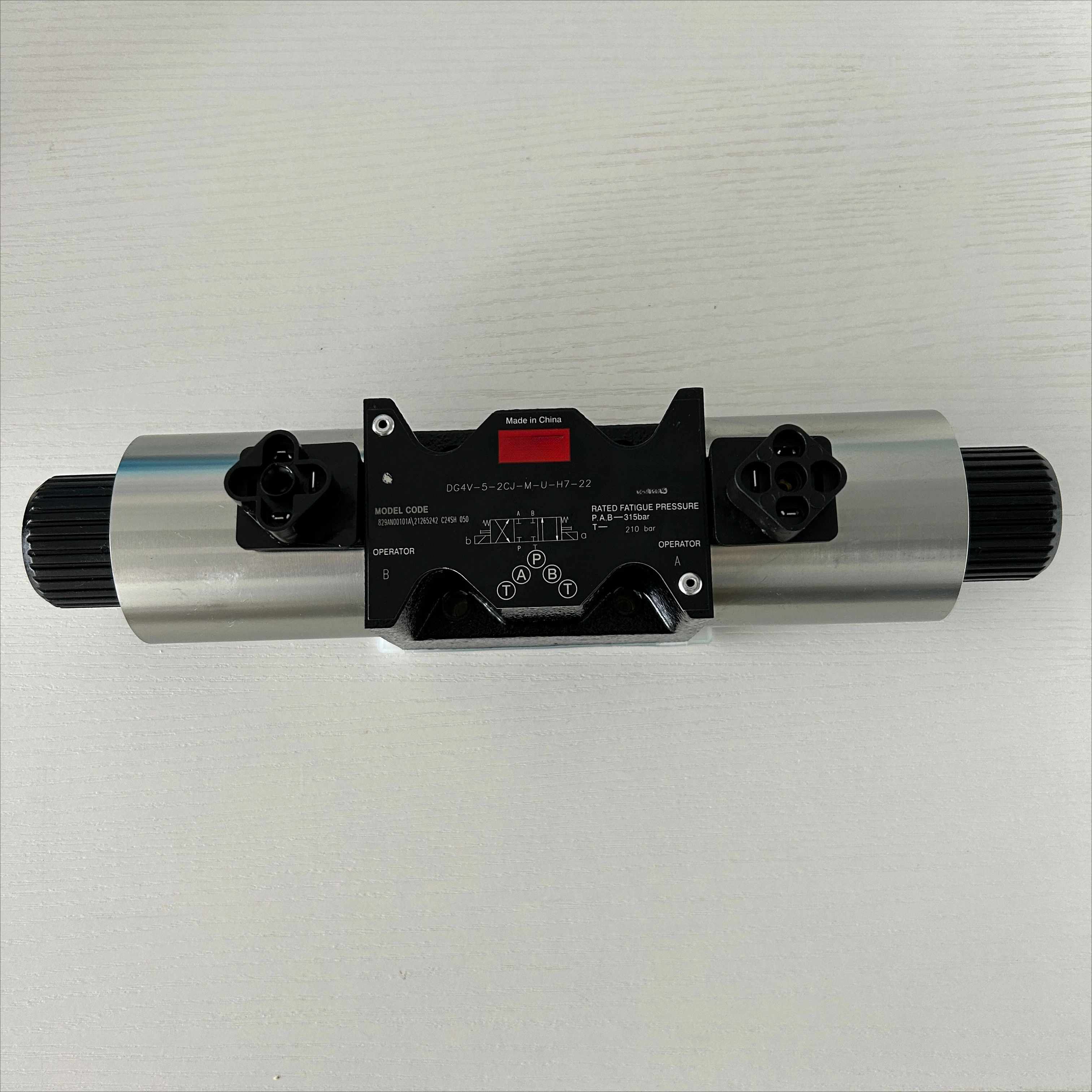 DG4V-5-2CJ-M-U-H7-22 Electromagnetic Reversing Hydraulic Valve DN10 Diameter 120L Flow 315BAR Pressure