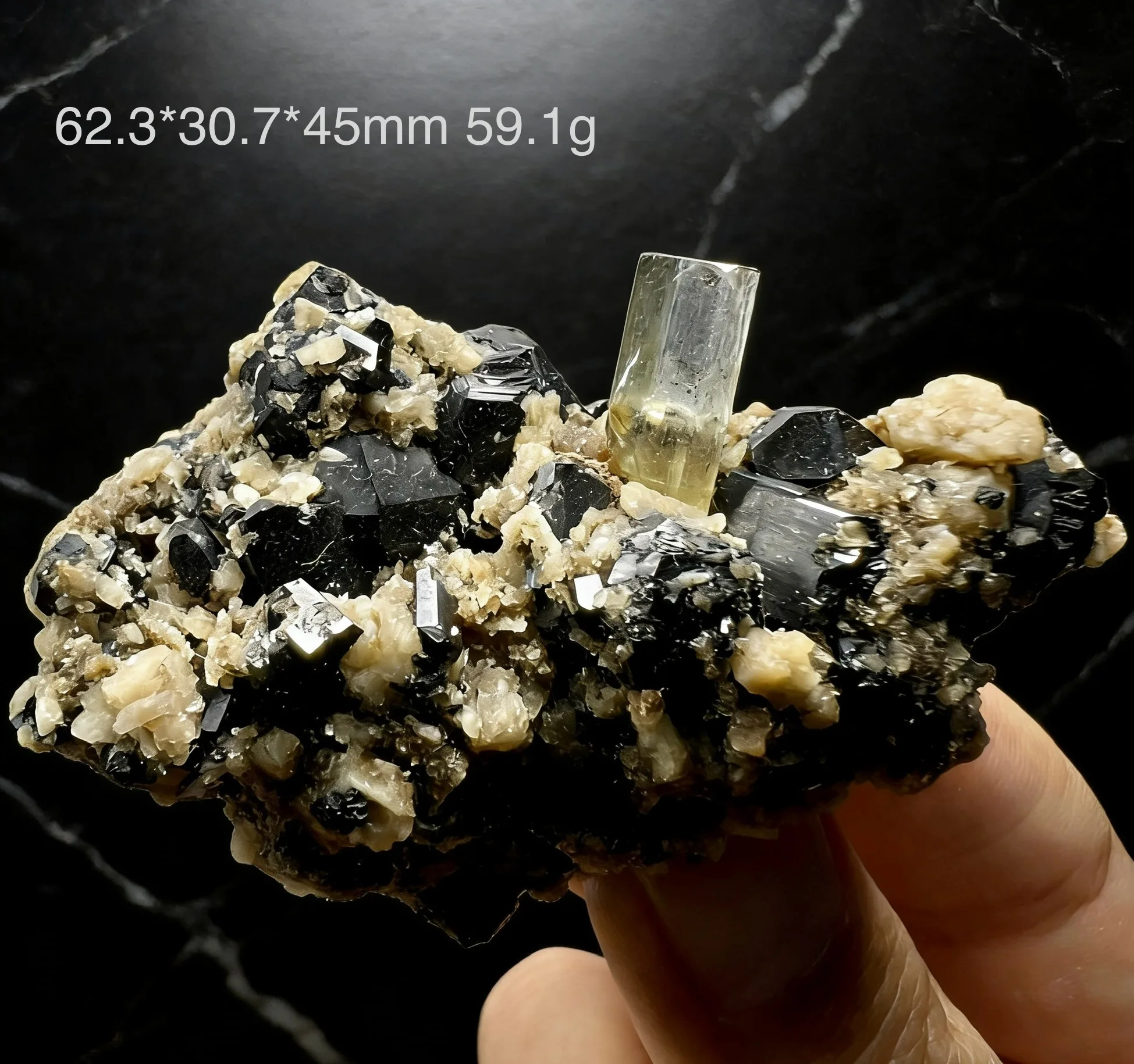 

Natural Aquamarine Mineral Specimen High Clarity Rare Crystal March Birthstone Collection Decor Premium Quality Unique Gemstone