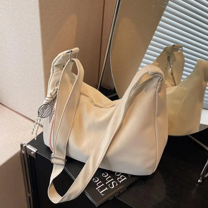 

Women's Best-Selling 2025 New Commuter Tote Bag Large Capacity Fashionable Simple Crossbody Bag Casual Versatile Shoulder Bag
