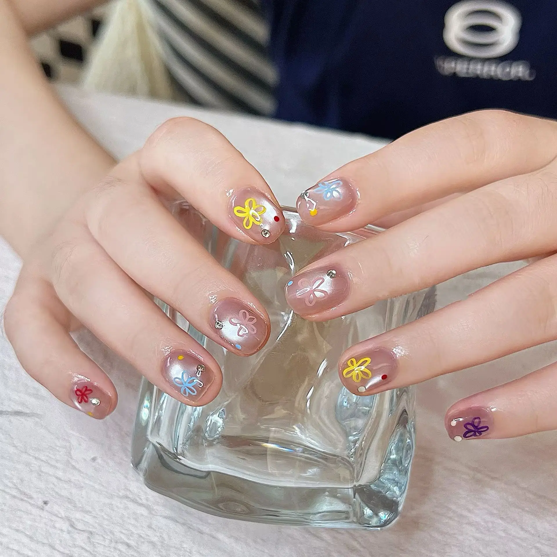 

10pcs Handmade Short Press On Nails Shiny Cat Eye Colorful Small Flowers Design Cute Fake Nails Wearable Nails Art Tips Girls