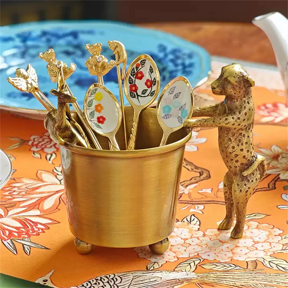 

Vintage Light Luxury Storage Bucket Dessert Fork Dining Table Brass Puppy Fawn Storage Ornaments Fruit Sign Spoon Storage Bucket