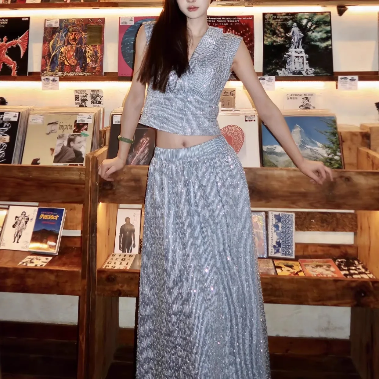 

Spring/Summer Women Sequin V-neck Beading Set Sleeveless Stripe Top + High Waist A-Line Maxi Skirt Elegant Date Suit