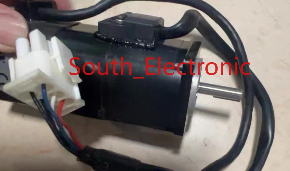 SGMAH-A3A1A4C   servo motor ,  In good working condition, free shipping  a