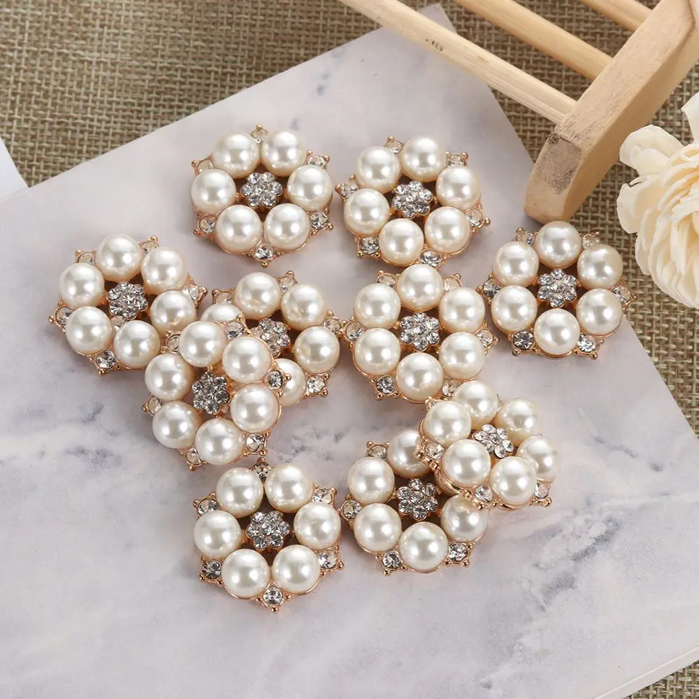 Beautiful Pearl Water Diamond Buckle Flower Shaped Sewing Button Scrapbooking Clothing Garment Decorative Wedding Dress Decor