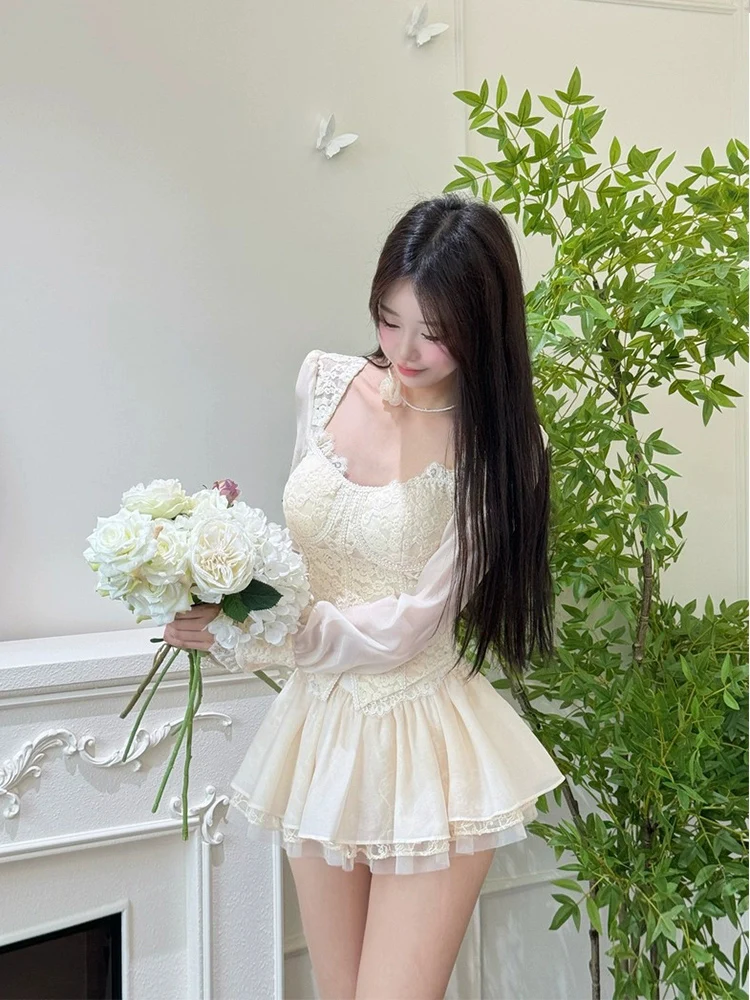 

Комплект XZY: кружевной топ с квадратным вырезом и пышная юбка для женщин. Модный осенне-зимний повседневный комплект.