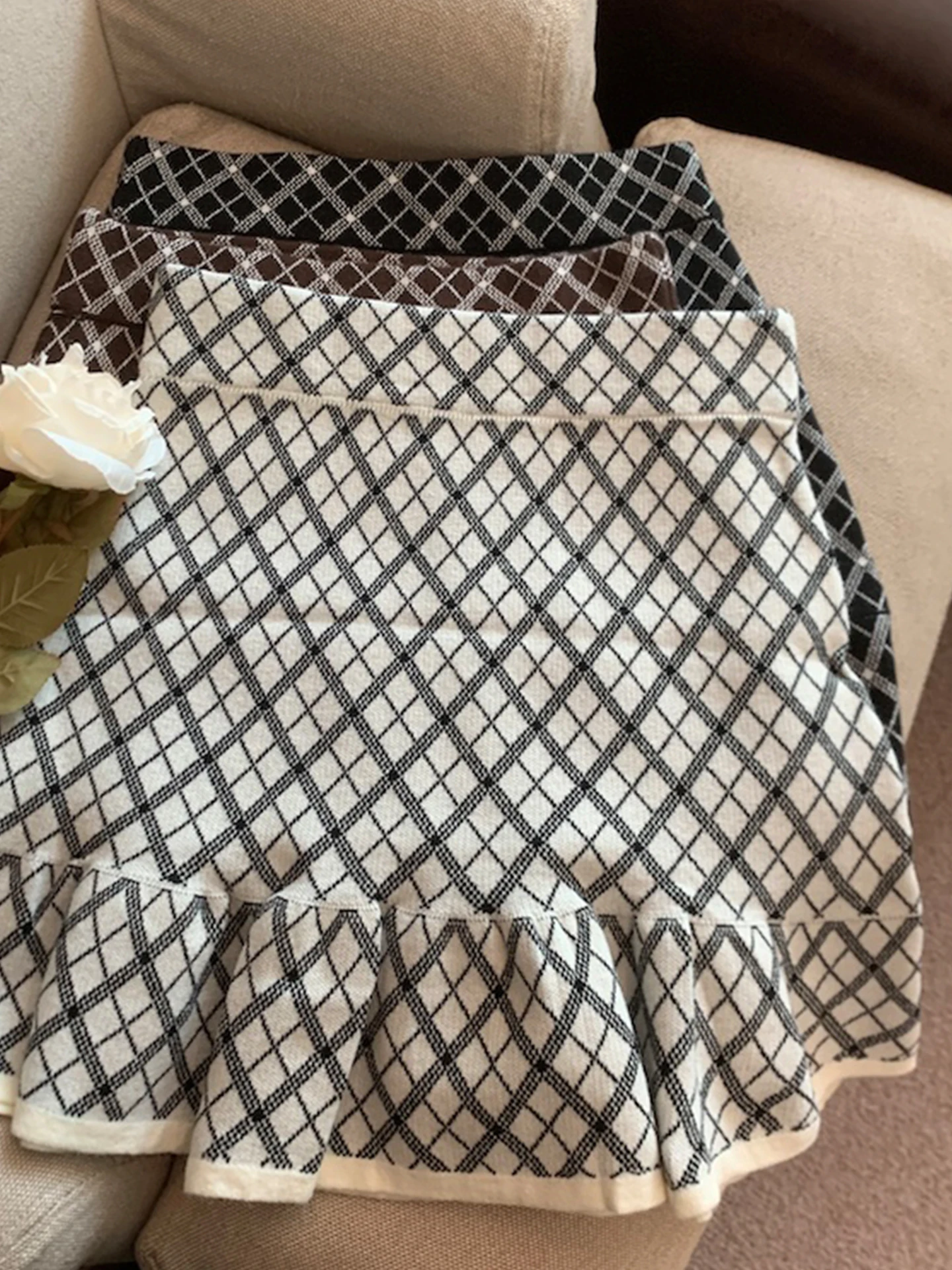 

Emily Clud Recommended Plaid Diamond Ruffle Hem A-Line Skirt Women's Autumn Winter Elastic Waist Skirts Casual Wear