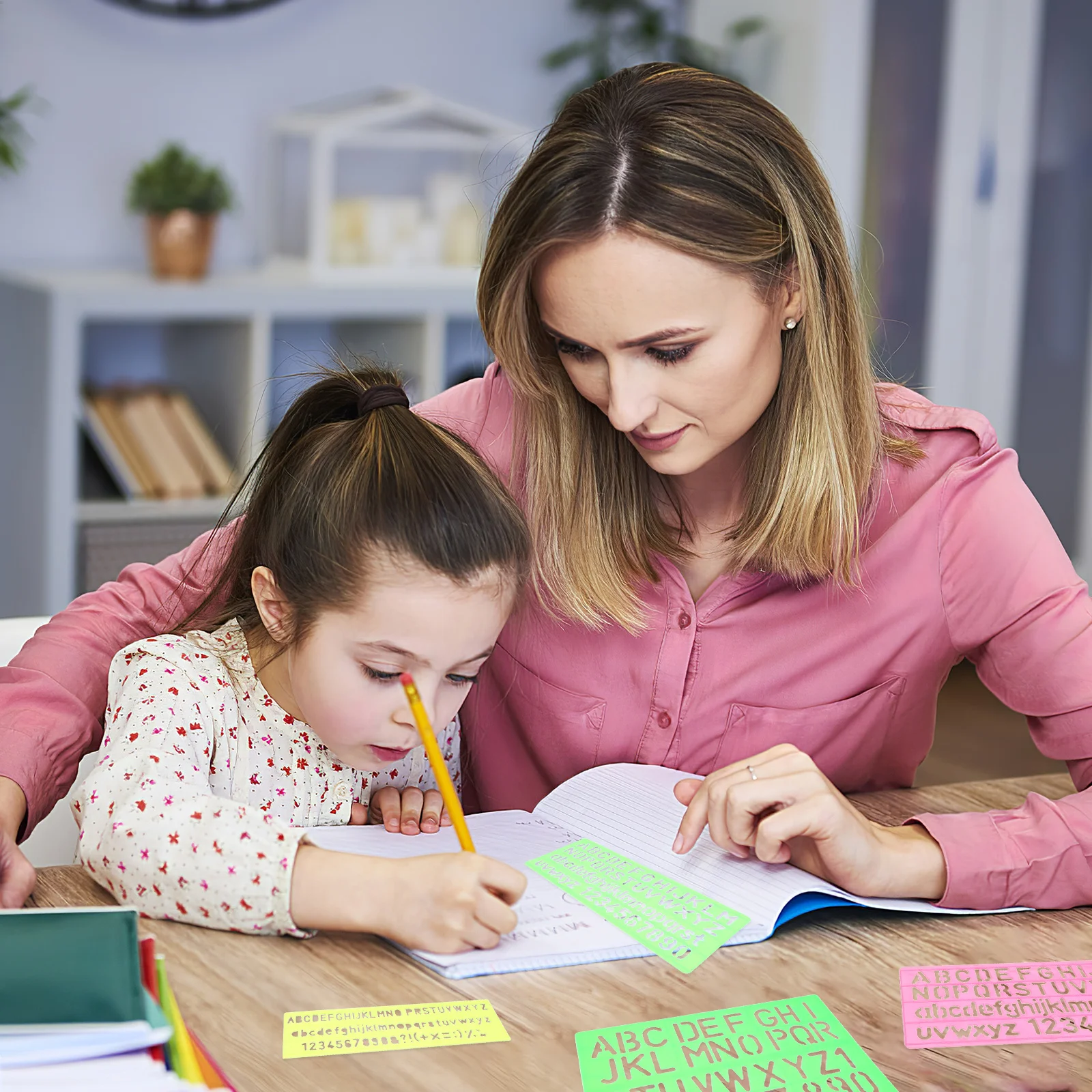 

4Pcs Reusable Letter Stencils Durable Washable Painting Templates DIY Craft Spray Stencils Household Printing Wall Accessory