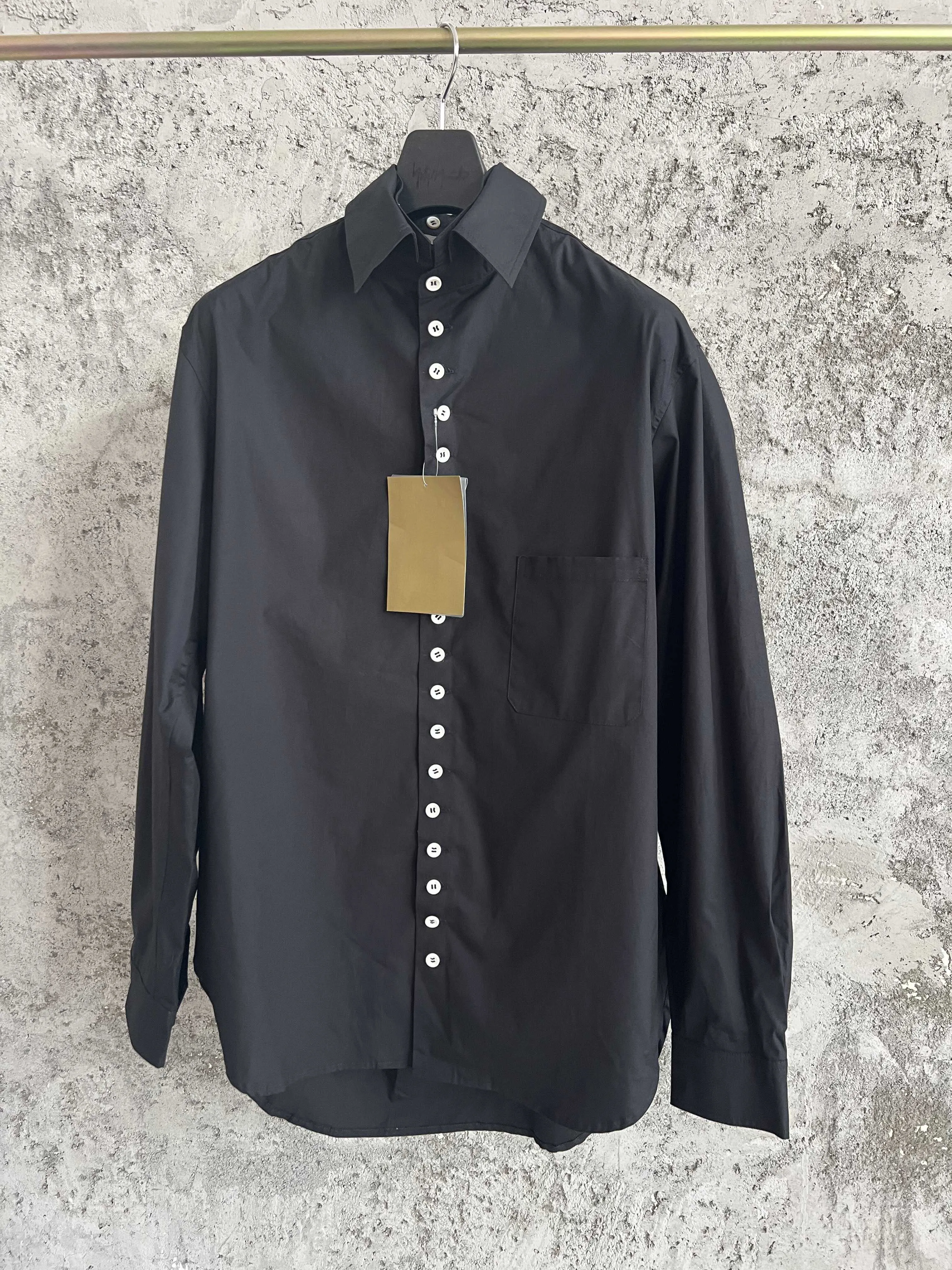 

Белая мужская рубашка на пуговицах, повседневная японская черная рубашка.