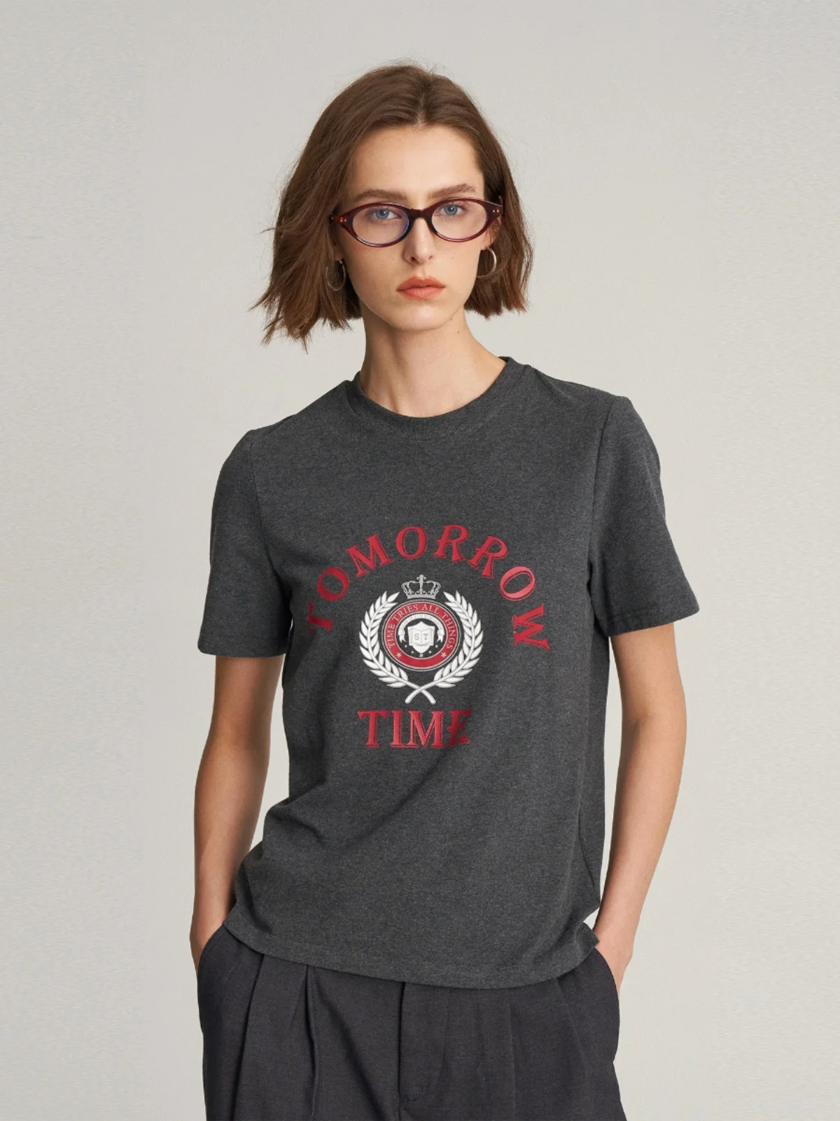 

Женская модная футболка с принтом в британском стиле, осенняя новинка, с круглым вырезом, из смесового хлопка с эластаном