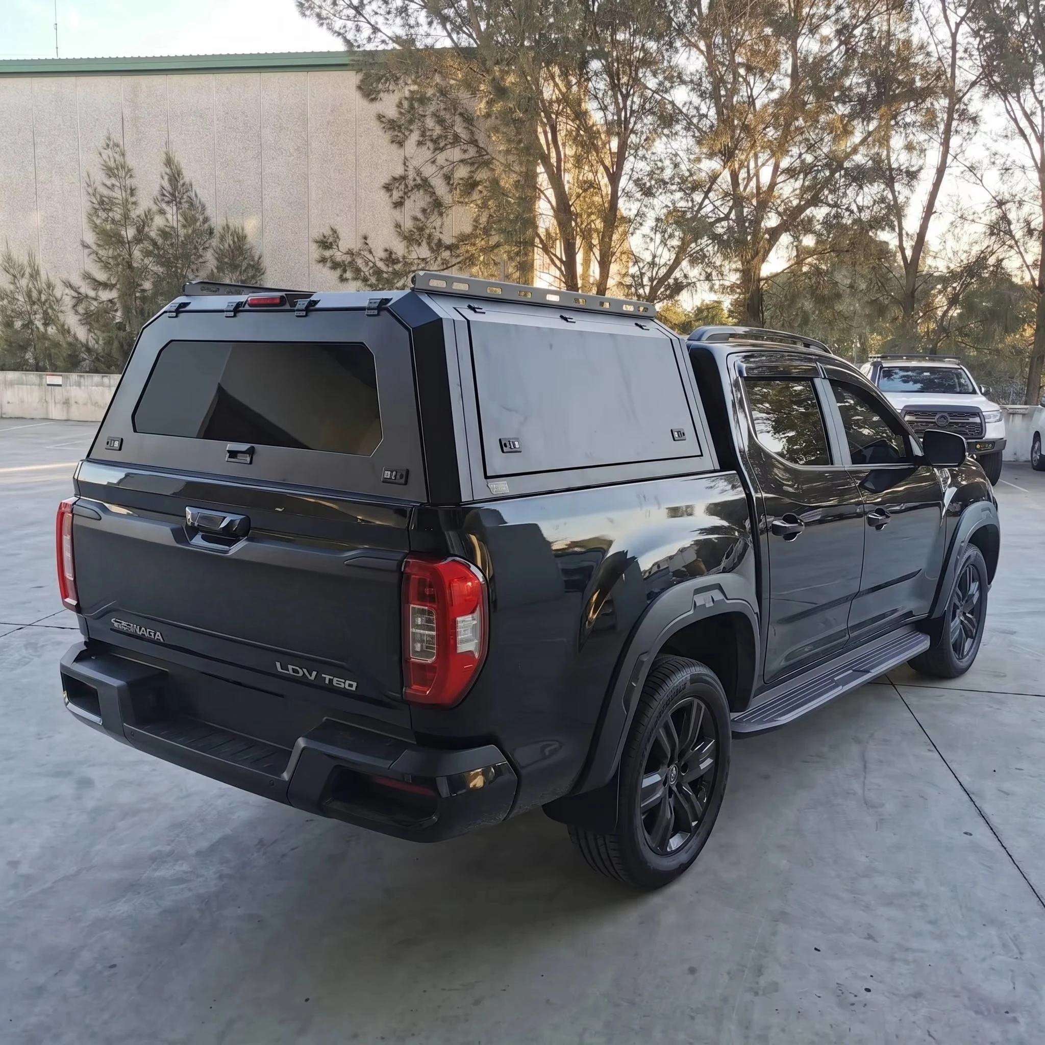 Factory Direct Hardtop Pickup Canopy Truck Bed Cover for LDV T60 MAX T60 Dual Cab 4WD Ute Camper Shell Wholesale OEM Custom