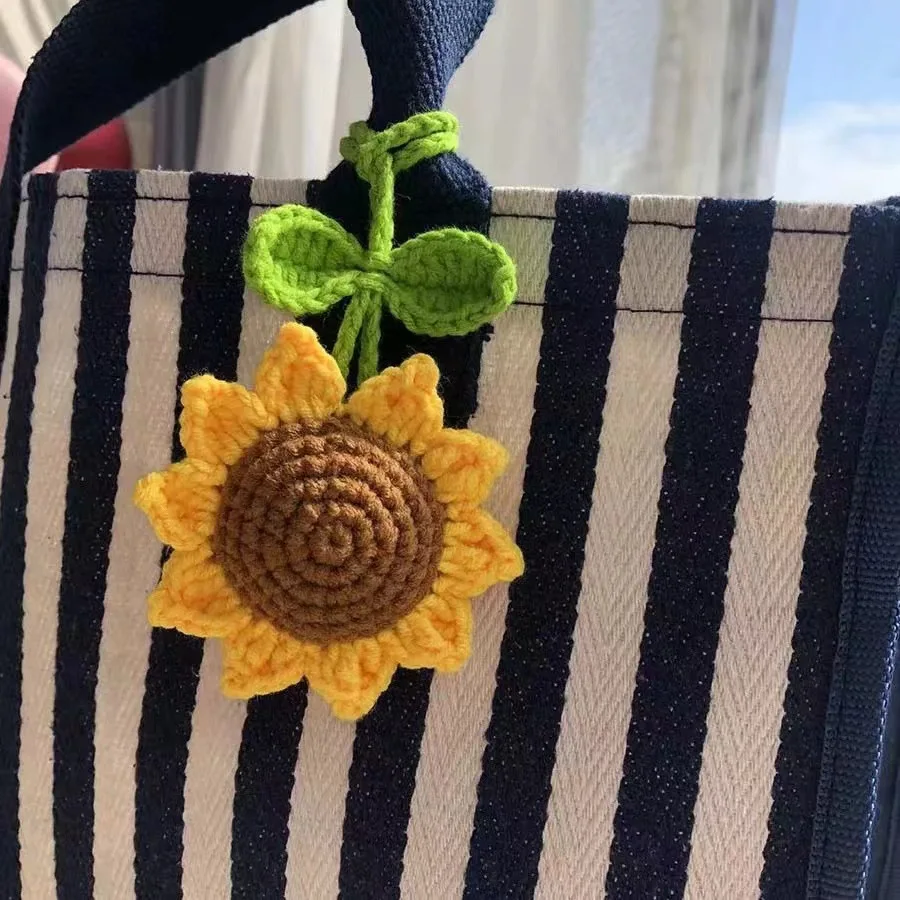 Niedlicher gestrickter Erdbeer-Anhänger, strickende Blumen-Taschen-Anhänger, kreative Häkelblume, Vorhang, Krawatte, Lesezeichen, Auto, Heimdekoration, Geschenk – Detail 6