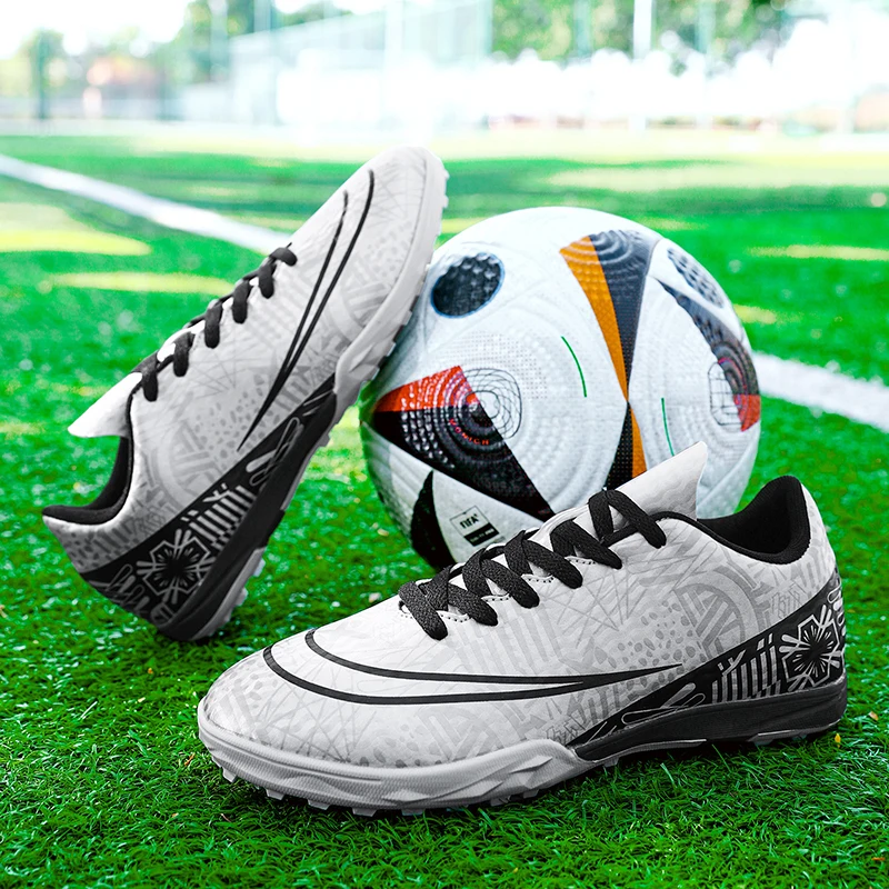 Unisex Soccer Shoes, Lightweight and Flexible Athletic Shoes, Non-Slip Low-Top Style, Suitable for Artificial Turf