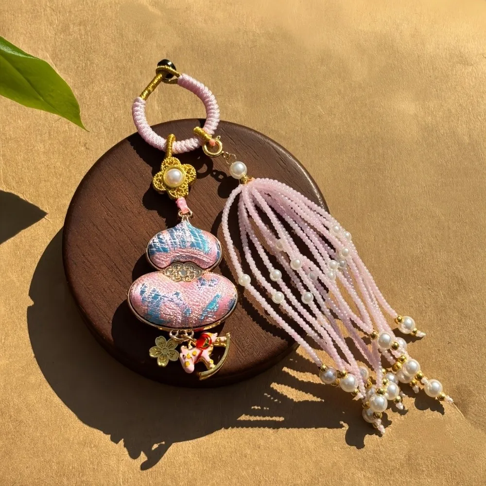 Luxury Brocade Gourd Pendant Horse Beads Tassels Chinese Traditional Key Chain Handicrafts Exquisite Embroidered Cat Key Ring