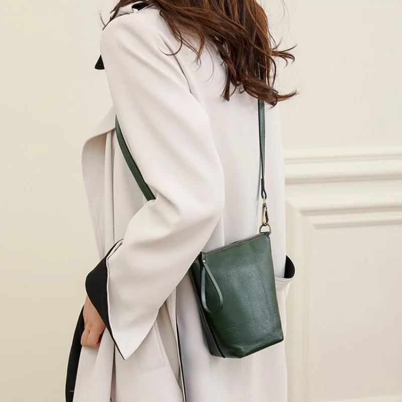 

Stylish And Elegant Ladies Handbag Leather Shoulder Bag Crossbody Tote Designer Luxury With Gold Hardware