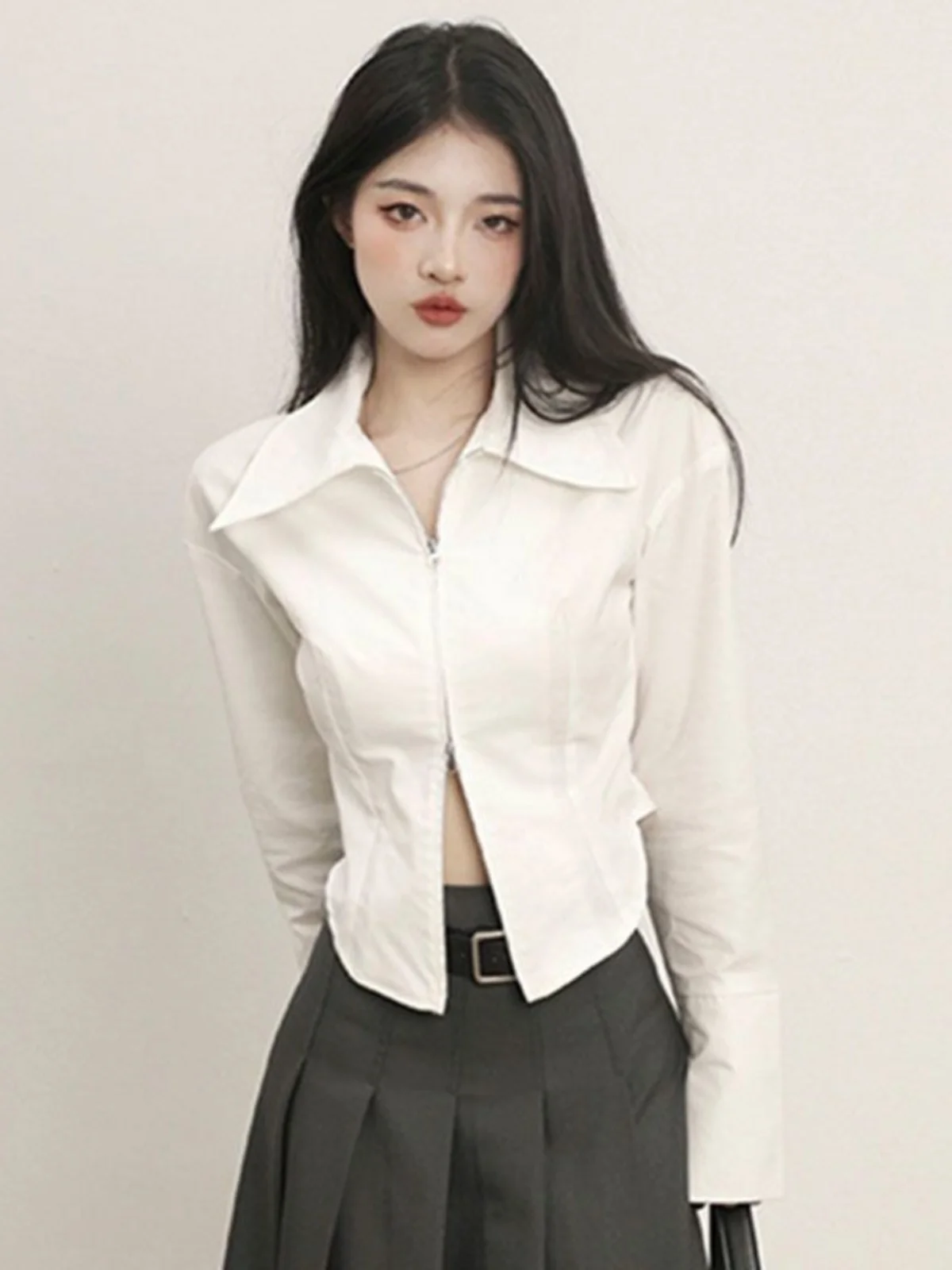 

Elegant Sweet And Spicy White Long Sleeve Women's Shirt Inner Wear Zipper Design Slimming Layering Neck Short Length