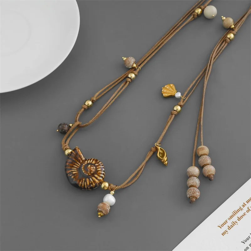 

Vintage Ethnic style Conch Ceramic Bead Necklace for Women's Vacation Fashion Exquisite Parrot Shell Waist Chain Necklace