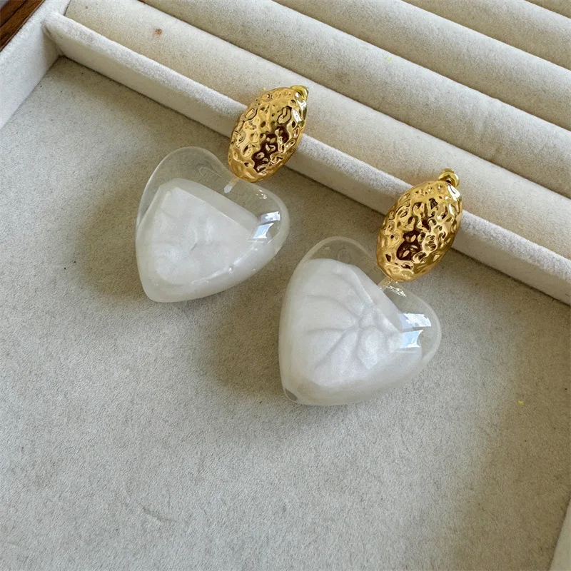 [Miss Jenny] أقراط على شكل قلب من الراتنج الأبيض عالي الجودة - تصميم متخصص |   أقراط على شكل قلب من الراتنج كبيرة الحجم للنساء M447