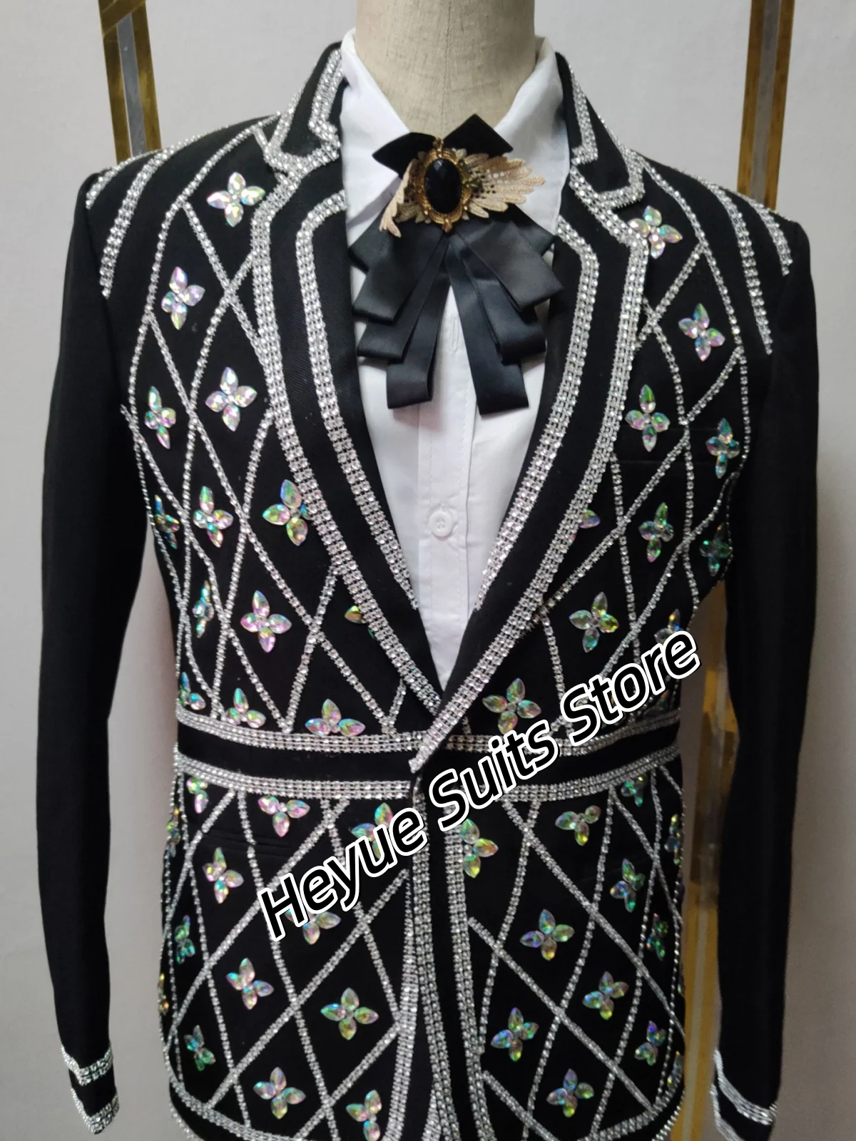 Gorgeous Pearl Embellished Crystal Groom Wedding Tuxedos Customized Slim Fit Notched Lapel Men Suits 2 Pieces Sets Ropa Hombre