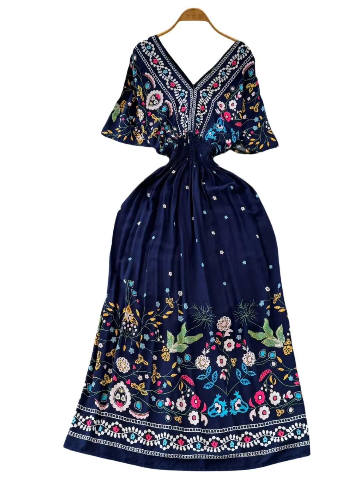 Vestido de Verão 2025 Estilo Étnico Estampa Floral Linha A Cintura Alta Manga Morcego Decote em V Longo Vestido de Férias Est...