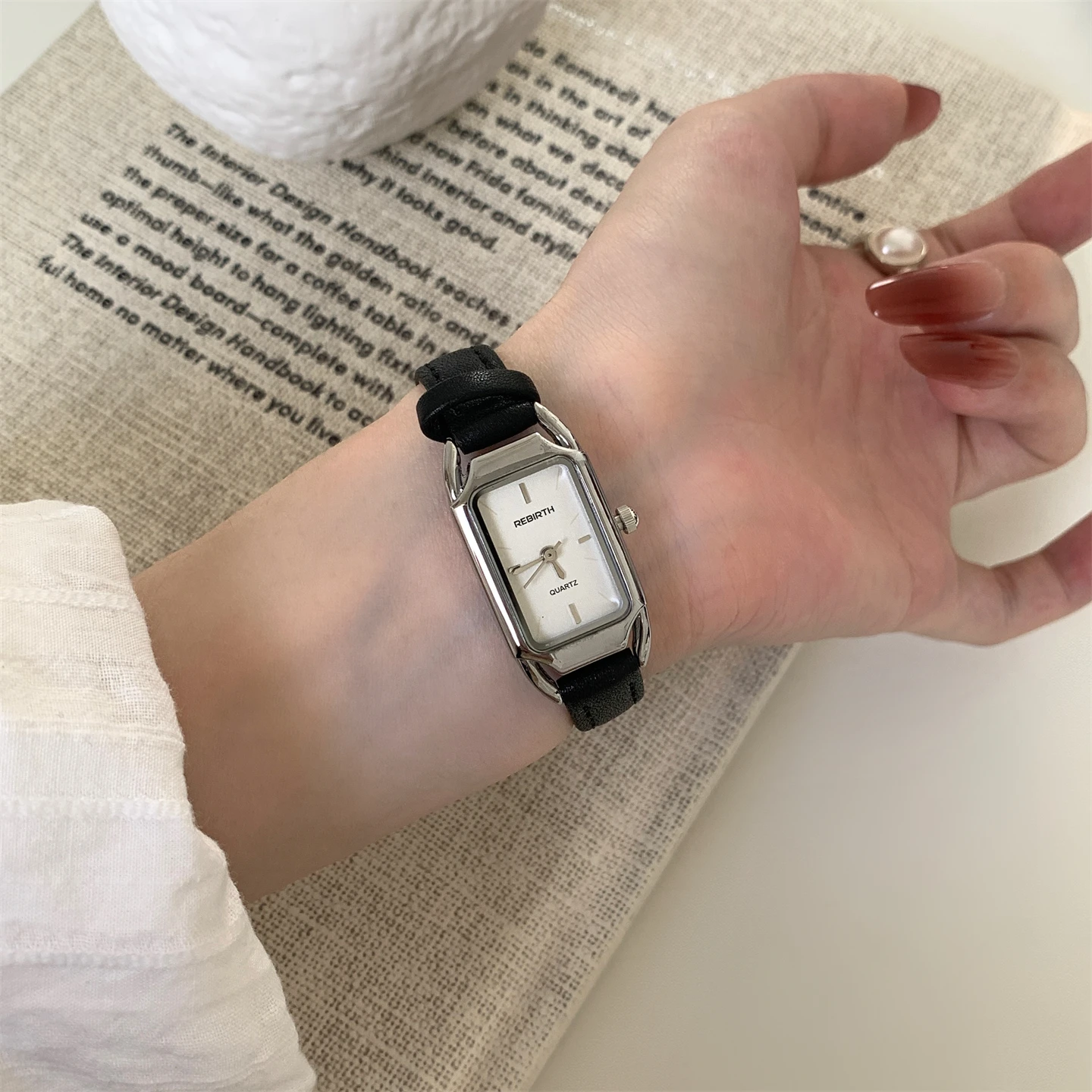 Design sense black square four-sided watch women's fashion temperament casual versatile belt women's watch