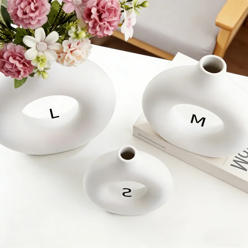 

Скандинавские современные простые пластиковые вазы для пончиков, гостиная, спальня, настольный декоративный орнамент, контейнер для цветочной композиции