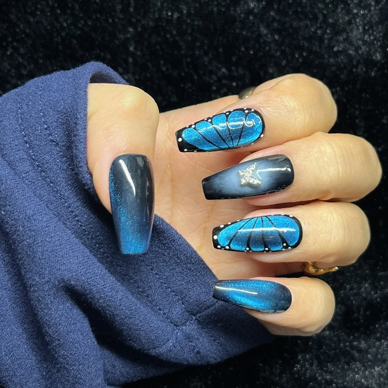 10 قطعة عين القطة الزرقاء الداكنة اليدوية اضغط على الأظافر كاذبة أسود أحمر الخدود الفرنسية الحلو كول فراشة أنماط نعش متوسط الأظافر وهمية