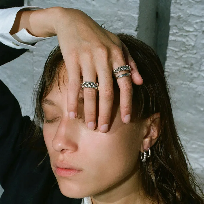 

Luxury Retro Titanium Earrings Ring Set European American Fashion Personality New Line Winding round Design