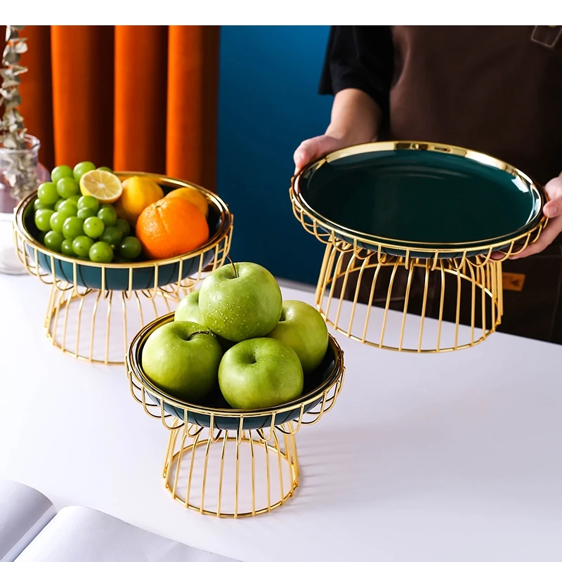 

Золотой кронштейн, керамические тарелки с фруктами, позолоченные фарфоровые блюда для еды, десертное блюдо, сервировочные подносы, настольная тарелка, подставка для торта