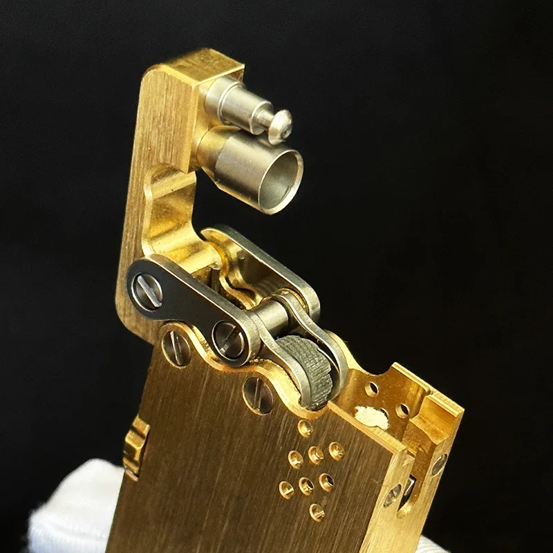 Creative Handmade Brass Mechanical Automatic Ignition Kerosene Lighter Titanium Alloy Lighter Men's Collectible Gift