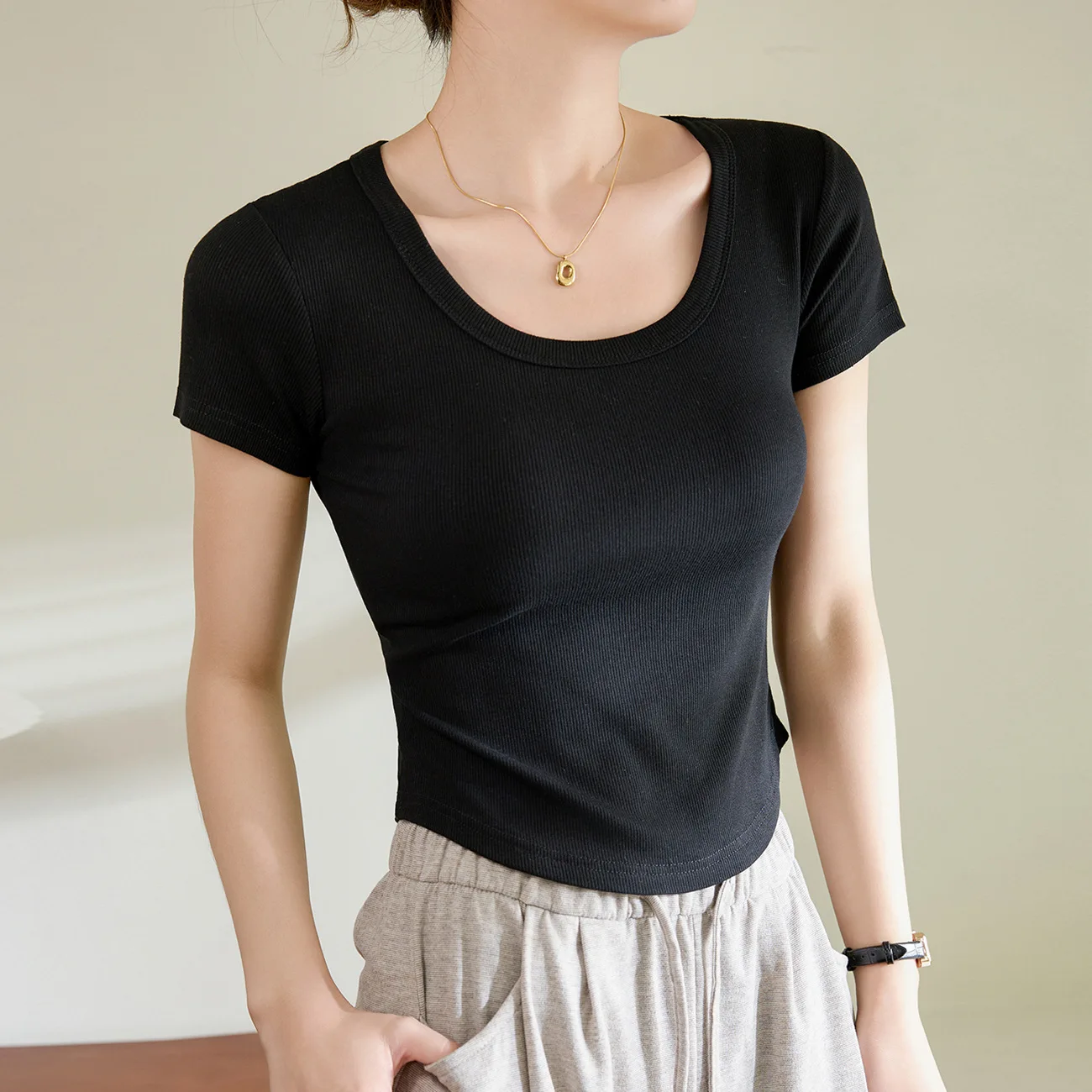 BOWEYLUN الصيف نسخة قصيرة تي شيرتات قصيرة الاكمام المرأة تمتد الخيوط القطن منحني هيم عادية الجولة الرقبة القمم الإناث