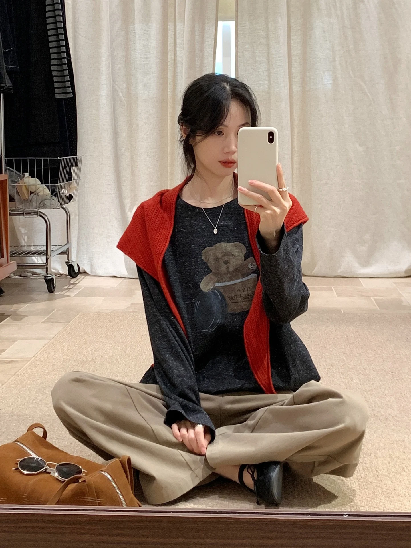 

Корейская футболка-поло женская, повседневная, свободного кроя, с круглым вырезом, с принтом, универсальная, осенняя, новинка, модная, с изображением медведя...