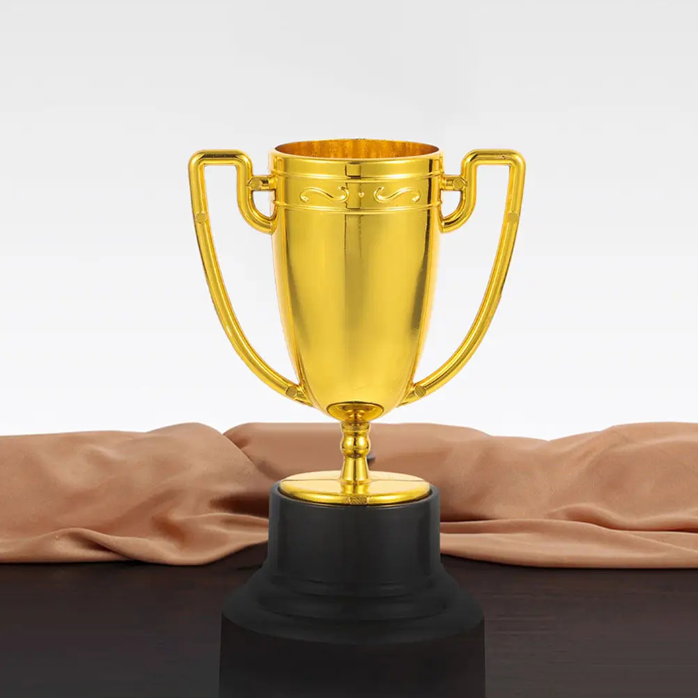 

Набор из 6 изящных трофеев, легкие пластиковые маленькие трофеи-украшения для награждений, школьных мероприятий, выступлений на сцене