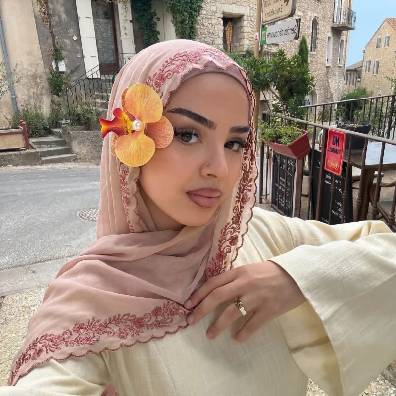 Luxury Muslim Hijab Embroidery Trim Chiffon Scarf Skin-friendly Lightweight Bandana Stylish Headscarf for Evening Dinner Date
