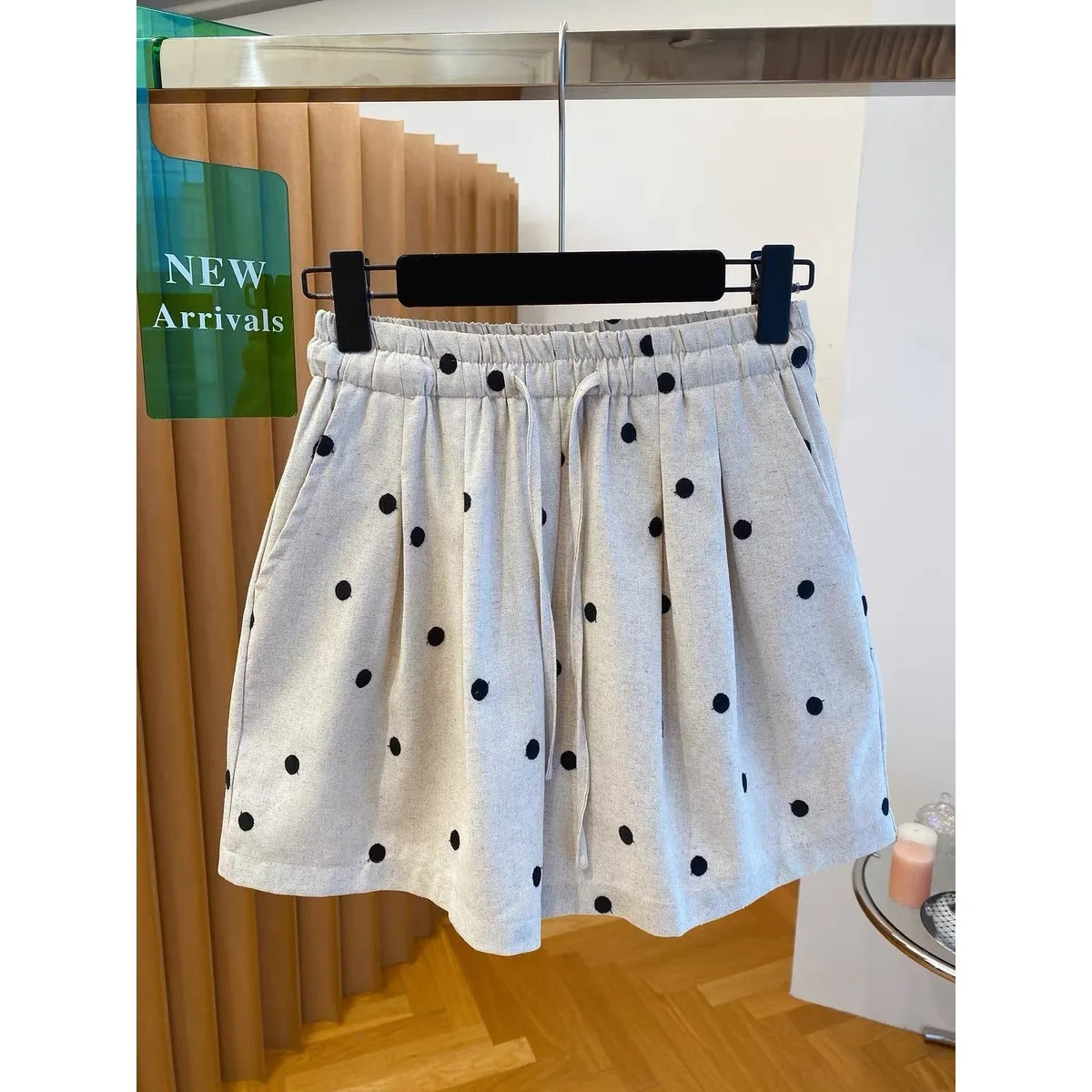 

Women's Beige Black Polka Dot Shorts, Elastic Waist Drawstring Casual Wide-Leg Shorts with Pockets, Loose-Fit Summer Culottes