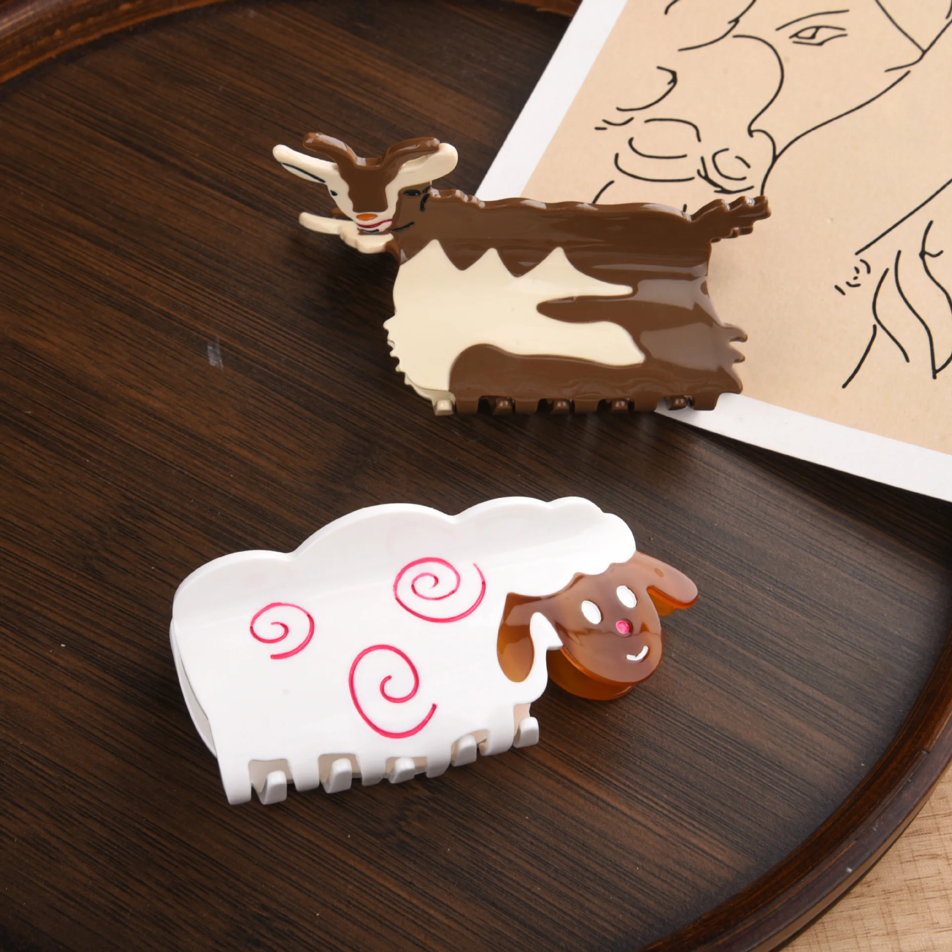 

New Creative Cute Animal Series: Clash Acetate Hair Claw Goat and Sheep Coiled Hair Tie Shark Clip Women's Hair Accessories